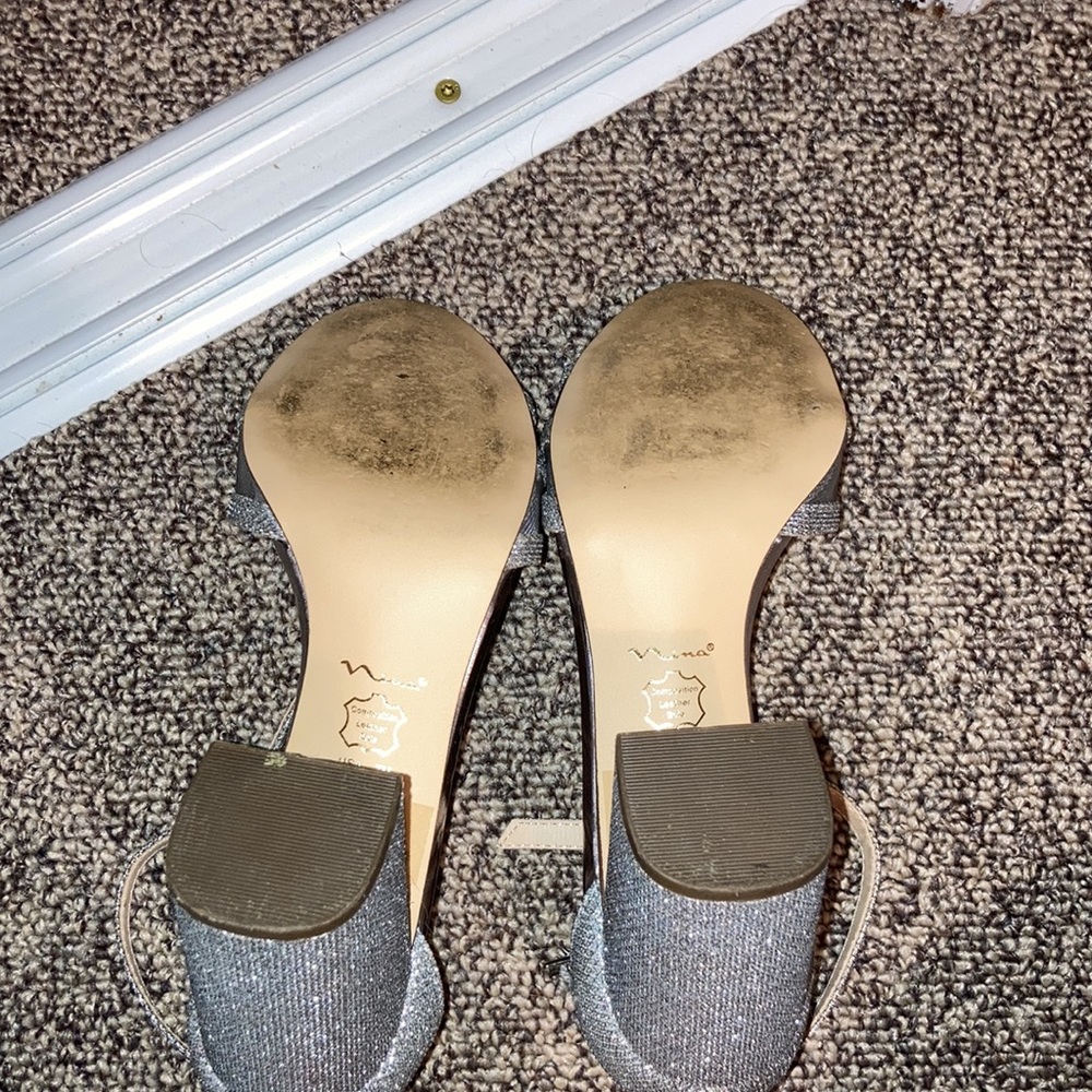 Silver heels - Picture 2 of 5